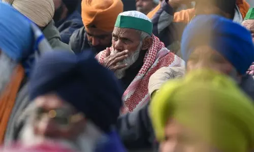 40-Year-Old Farmer kills self at the farmers protest In Delhi