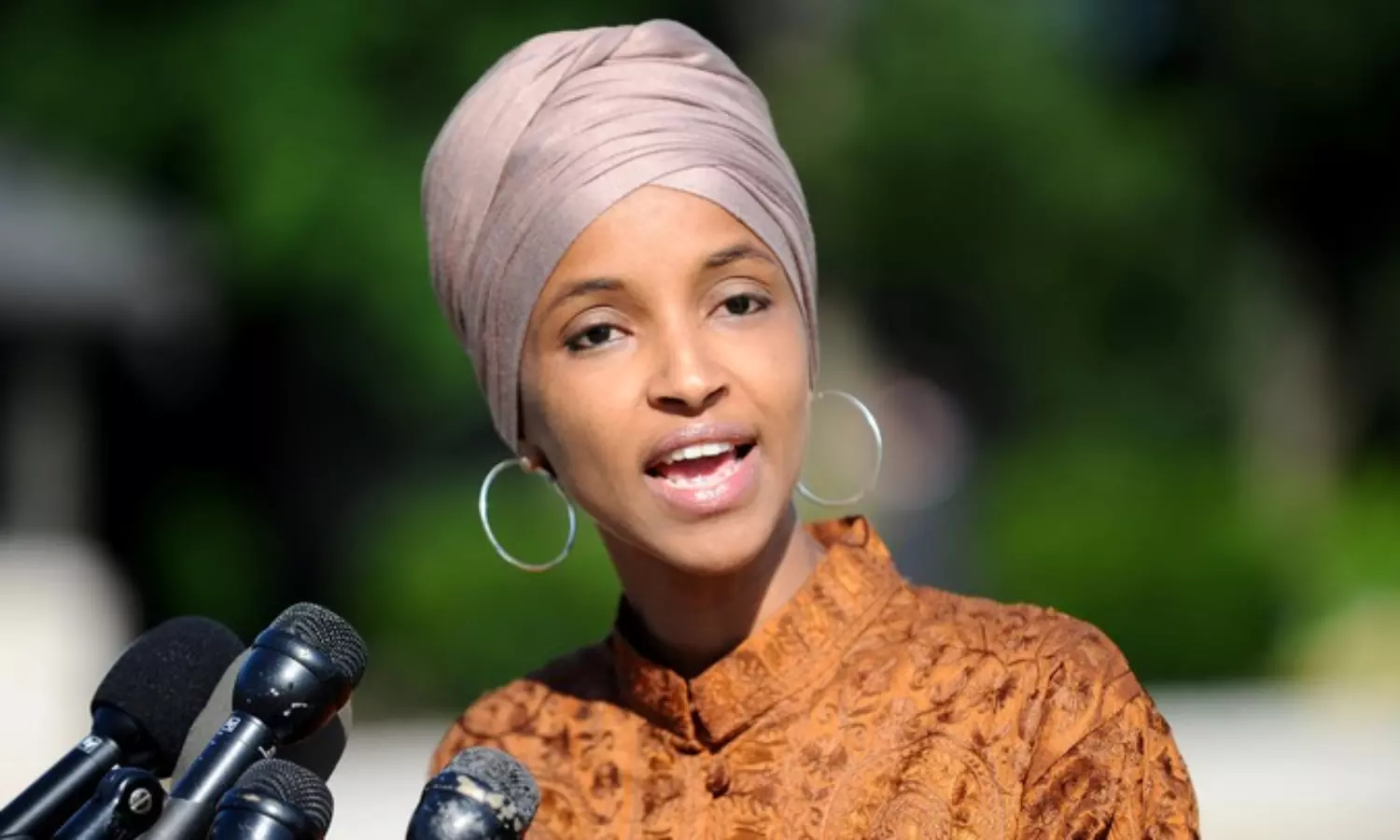 Ilhan Omar drafts articles of impeachment against Trump