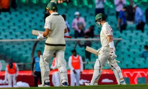 Rain plays dampener on Day 1 of Sydney Test
