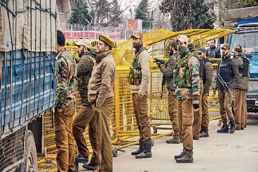 3 killed at Lawaypora were militants: J&K Police