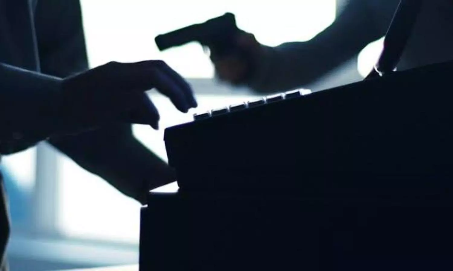 Armed gang robs 25 kgs of gold from Muthoot Finance branch in Hosur