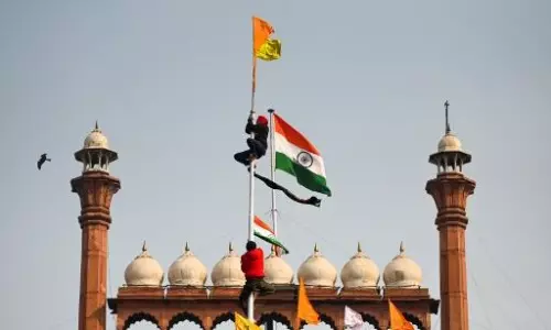 Farmer unions blame police for violence during Tractor Parade