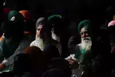 Farmers Protest: Ghazipur border on alert; electricity cut off, heavy police presence