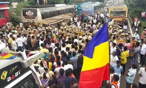 PMK accepts AIADMKs invitation to discuss separate quota for Vanniyars PMK accepts AIADMKs invitation to discuss separate quota for Vanniyars