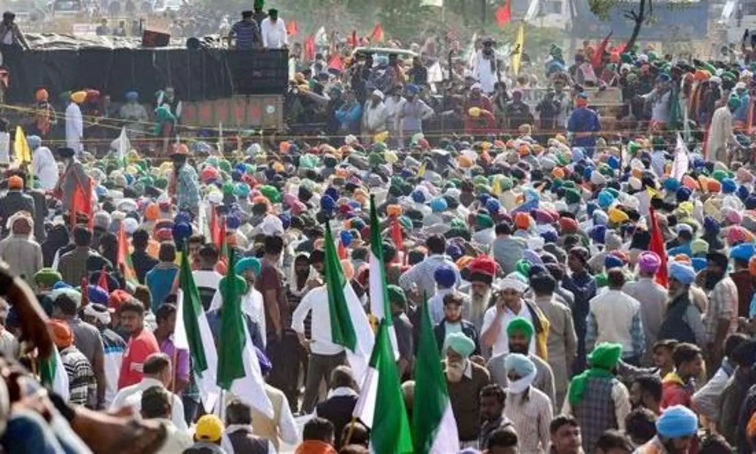 Lawyers gather at borders, courts to provide free legal aid to protesting farmers