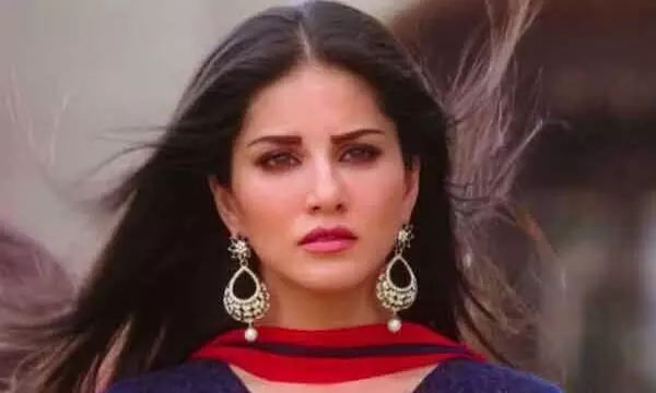 Sunny Leone questioned by Kerala police in an alleged cheating case