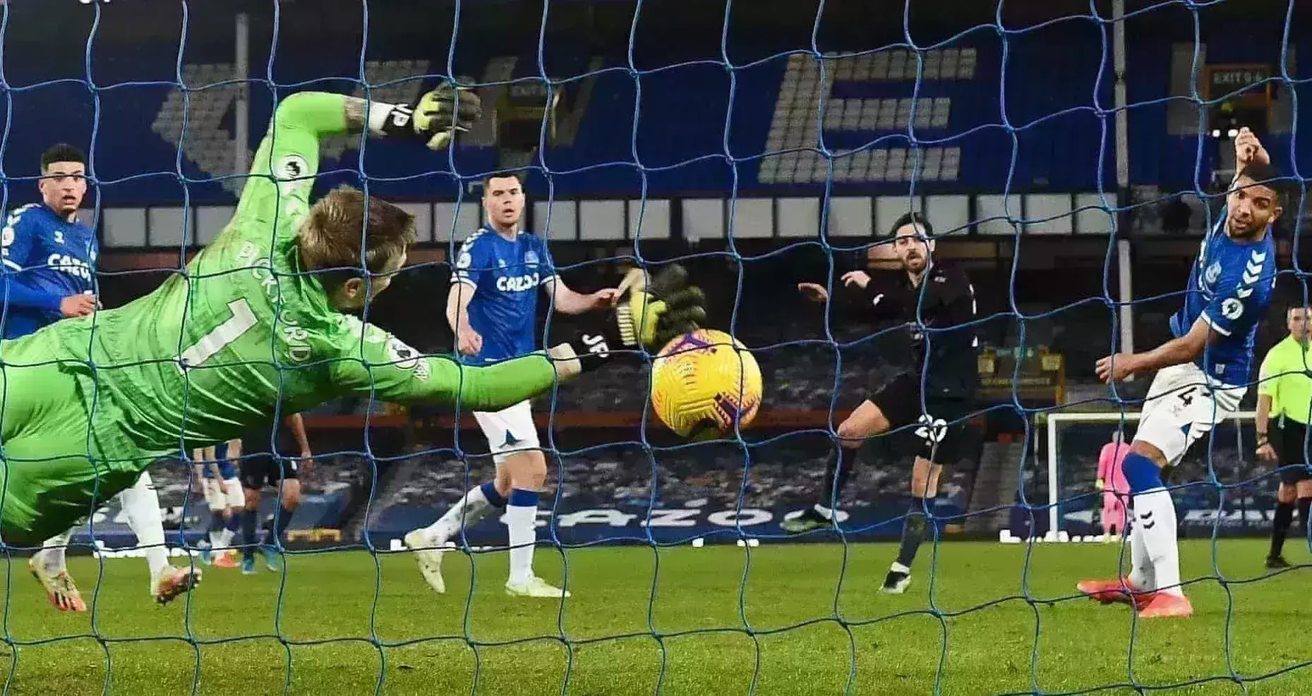 City, closer to the title with 10 points lead