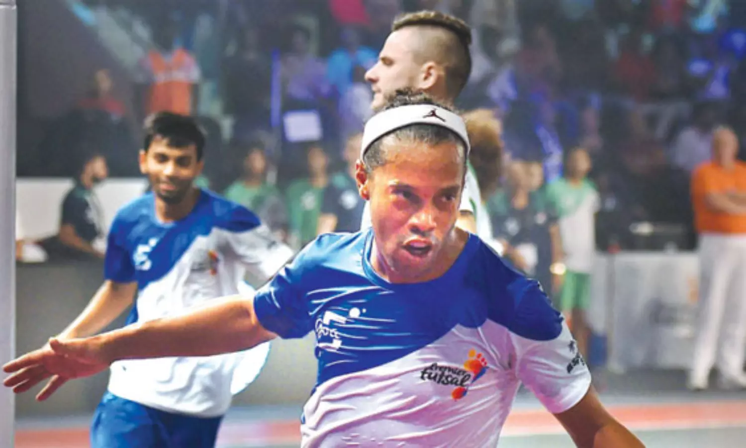 Premier Futsal: Ronaldinho stars in Goa win