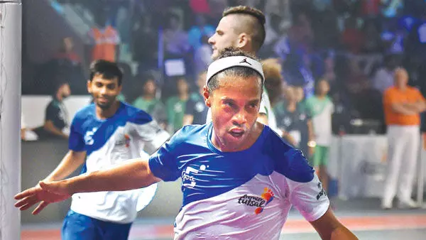 Premier Futsal: Ronaldinho stars in Goa win