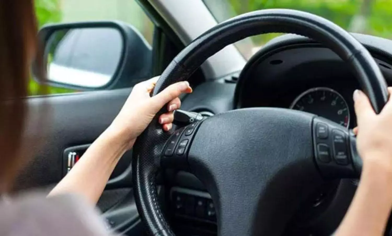 Female drivers in UAE are more cautious than men in driving safely, says report