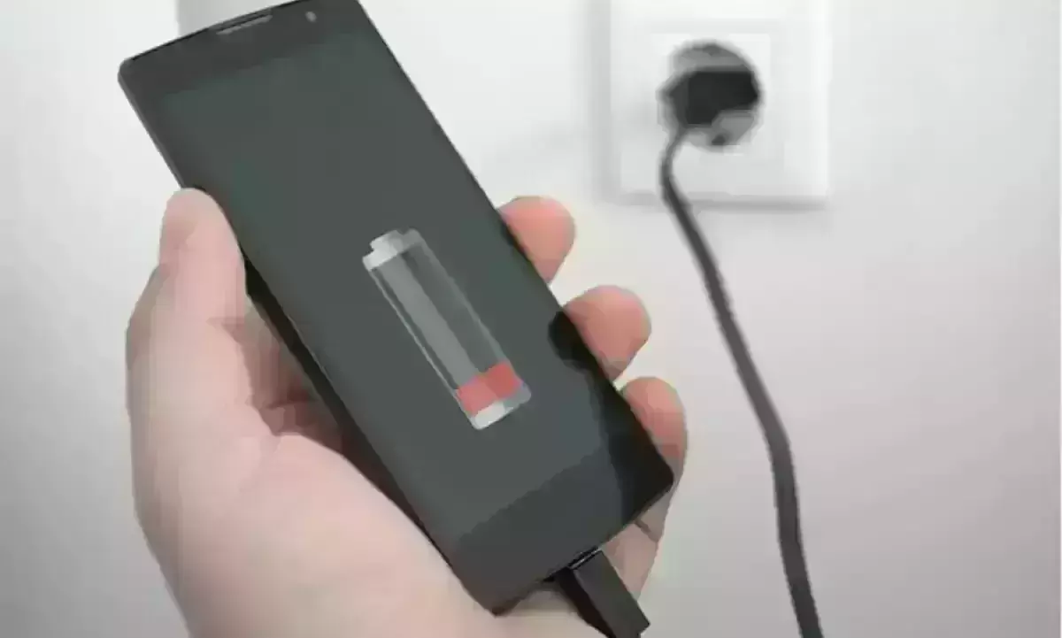 Boy dies after phone battery explodes on his face in UP