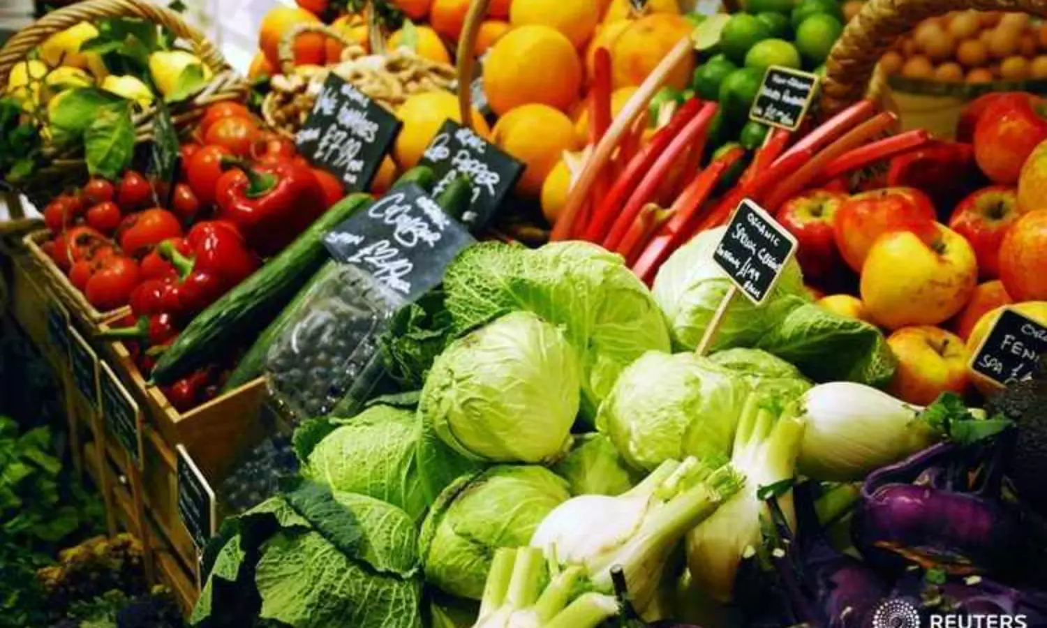 UAE to reduce prices of basic commodities during the month of Ramadan