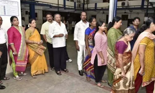 Declare April 6 a paid holiday: TN government