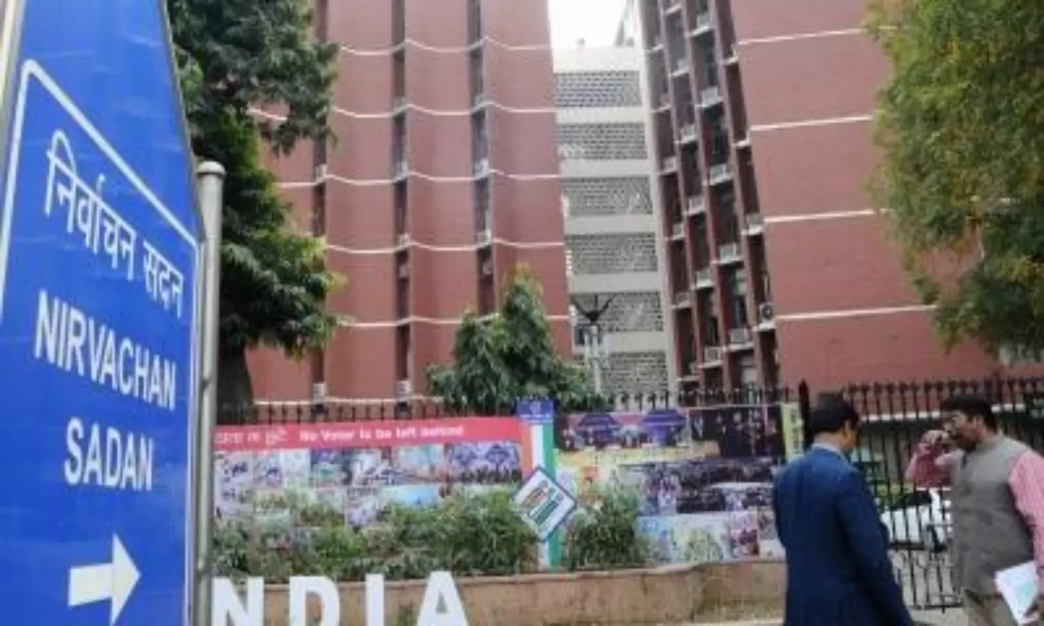 Election Commission issues notice to Mamata for allegedly seeking votes on communal ground