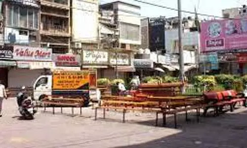 Amid Covid surge, CAIT calls for staggered timings for different sectors