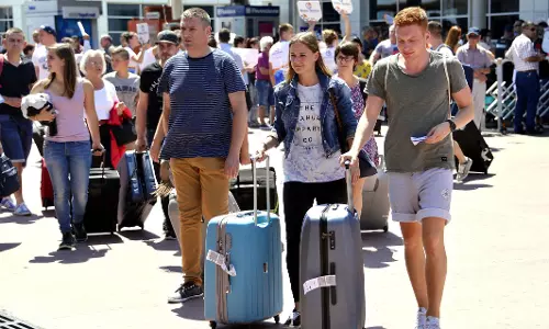 Russias flight curbs to hit Turkeys tourist arrivals by 500K