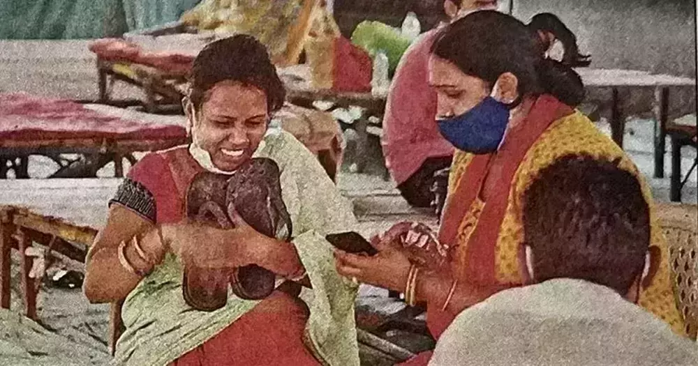 COVID-19: Mass cremations in Gujarat amidst rising cases