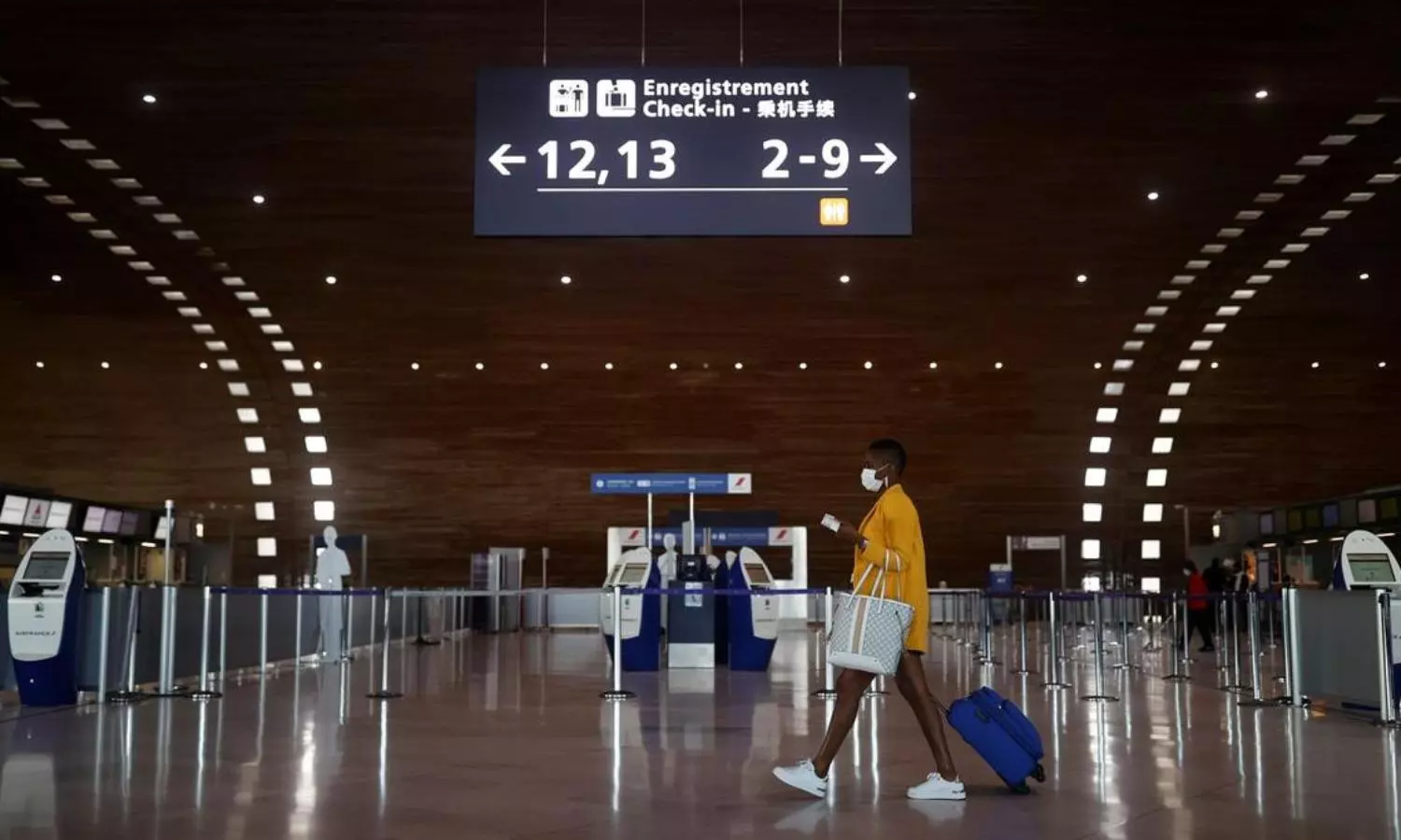 France imposes travel restrictions on vistors from four countries