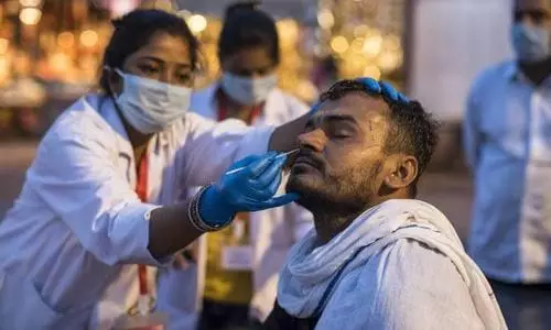 India records nearly 3 lakh new COVID cases, death toll over 2,000