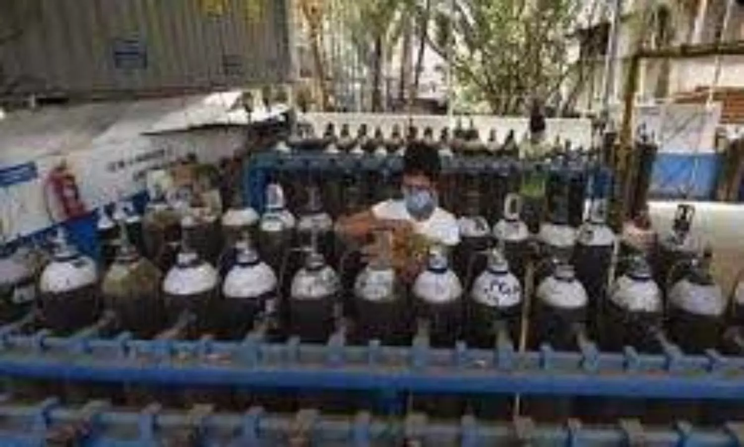 France offers oxygen assistance to COVID battling India