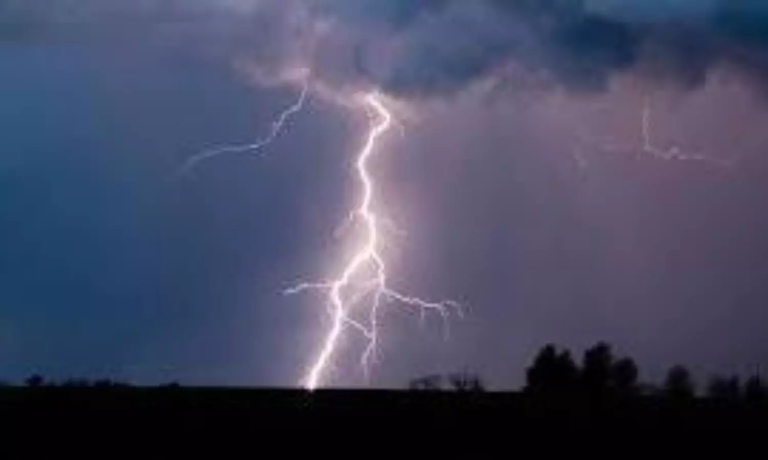 Cumulonimbus gathering in Kerala: experts warn strong thunders