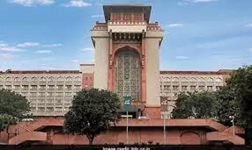 Delhi Govt avails 5-star COVID care to HC judges, families