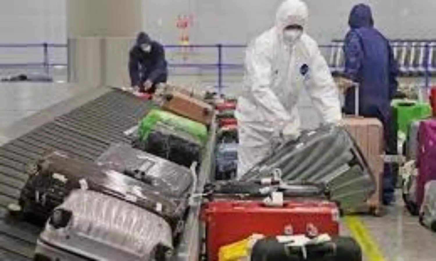 US urges citizens to leave India as COVID crisis worsens