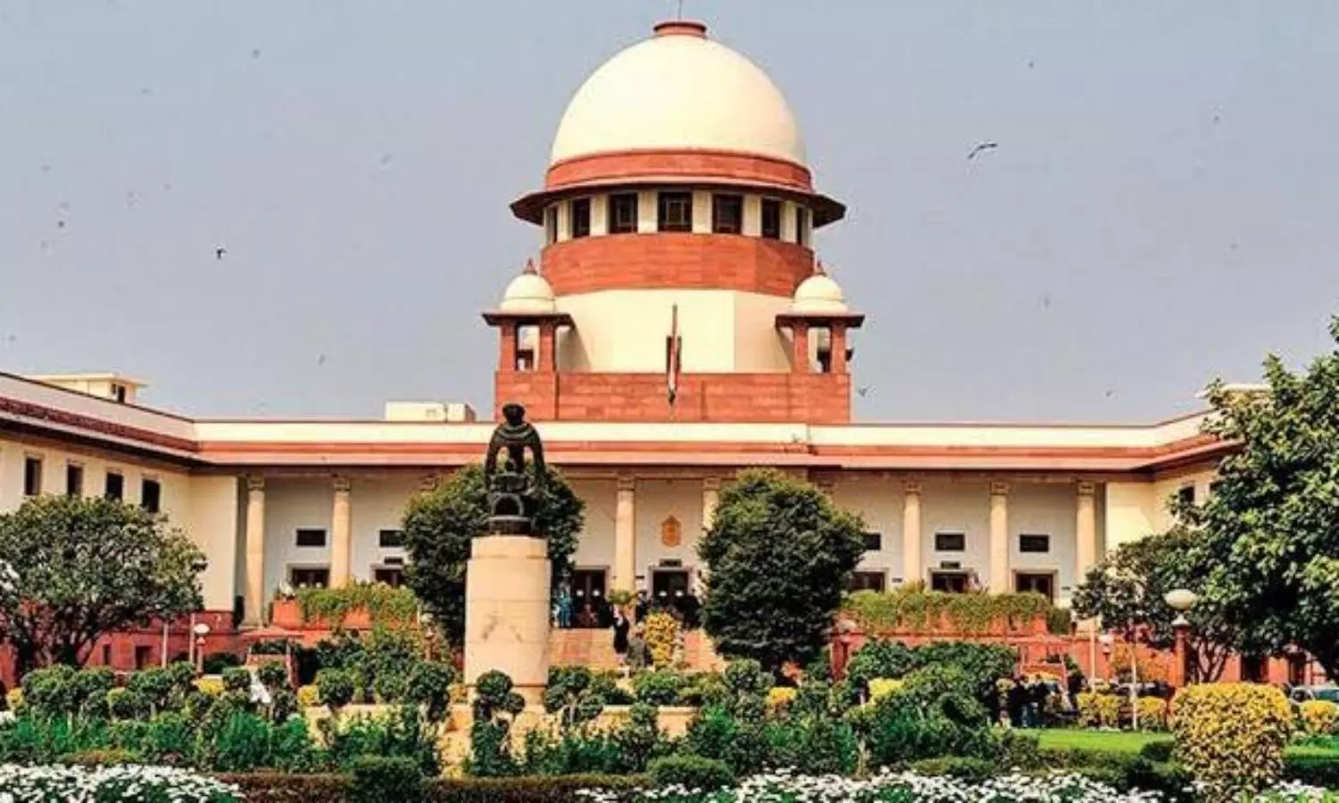 SC wants Constitutional authorities to stop complaining about media