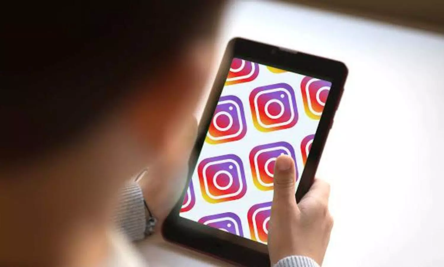 US lawyers urge Zuckerberg to keep Kids away from Instagram