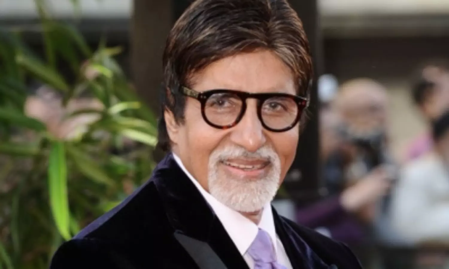 Big B teams with producer Anand Pandit to set up Covid facility in Juhu