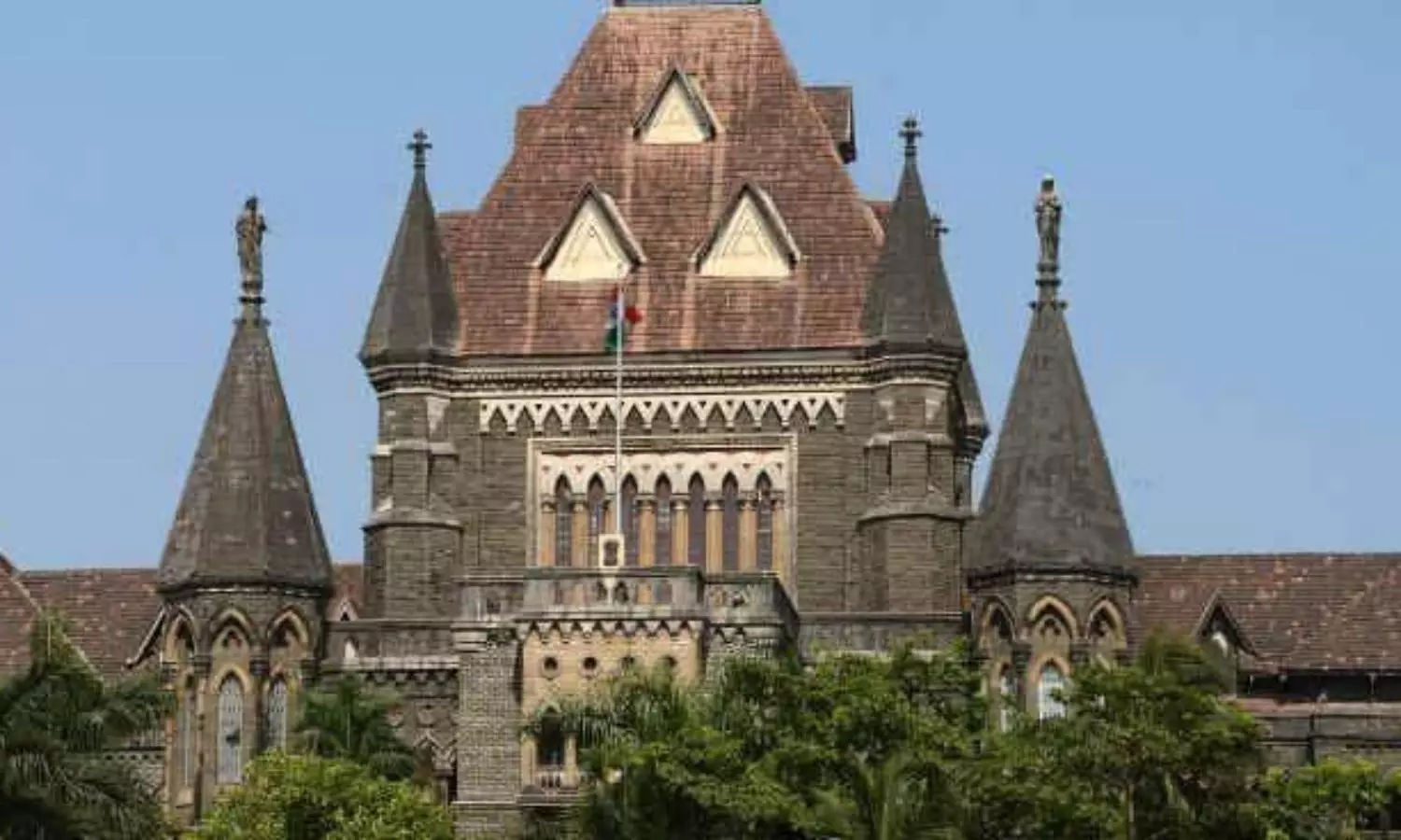 Bombay HC slams Centres unwillingness to adopt door-to-door vaccine policy