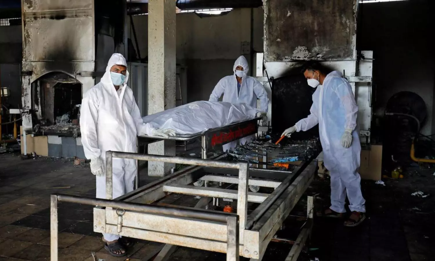 India witnesses daily COVID cases fall, deaths still above 4,000