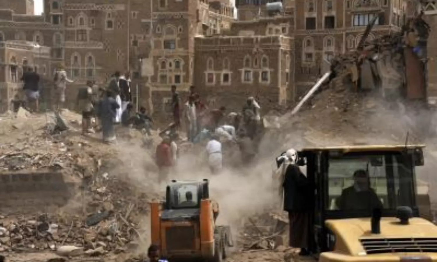 Saudi-led airstrikes hit Houthi positions in Central Yemen