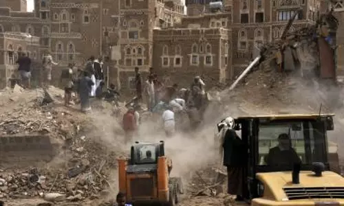 Saudi-led airstrikes hit Houthi positions in Central Yemen
