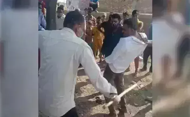 Badly beaten by cow vigilantes in UP, charged for carrying certified meat