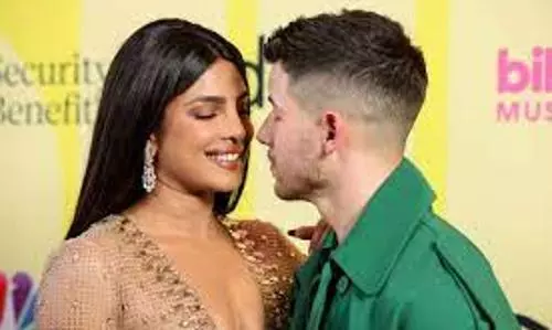 Priyanka- Nick set style quotient high at Billboard Music Awards