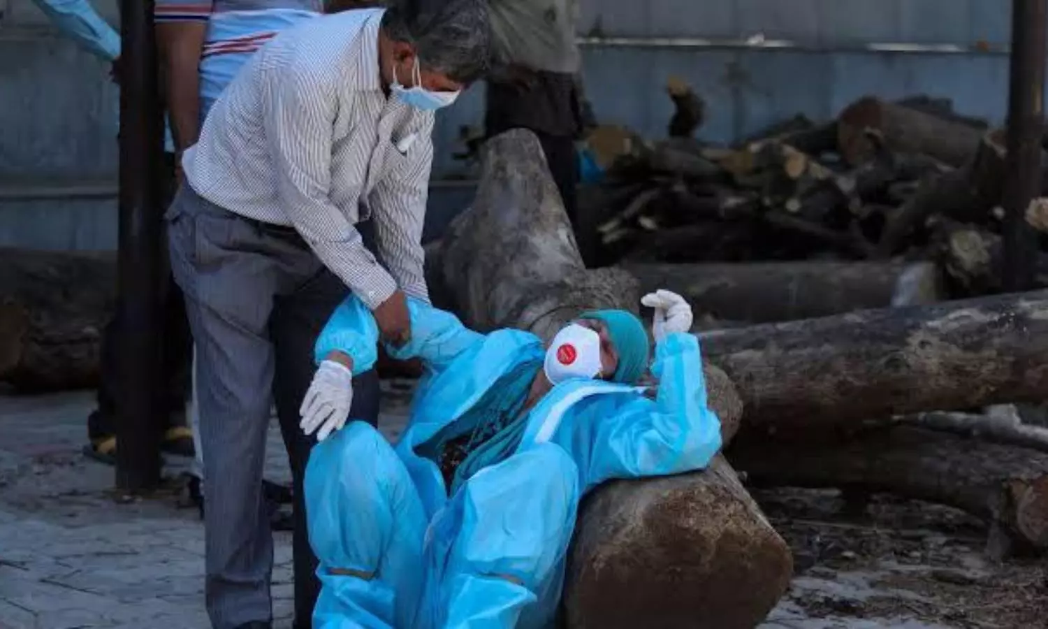 Indias daily new cases dip to 1.86 lakh, lowest in 44 days