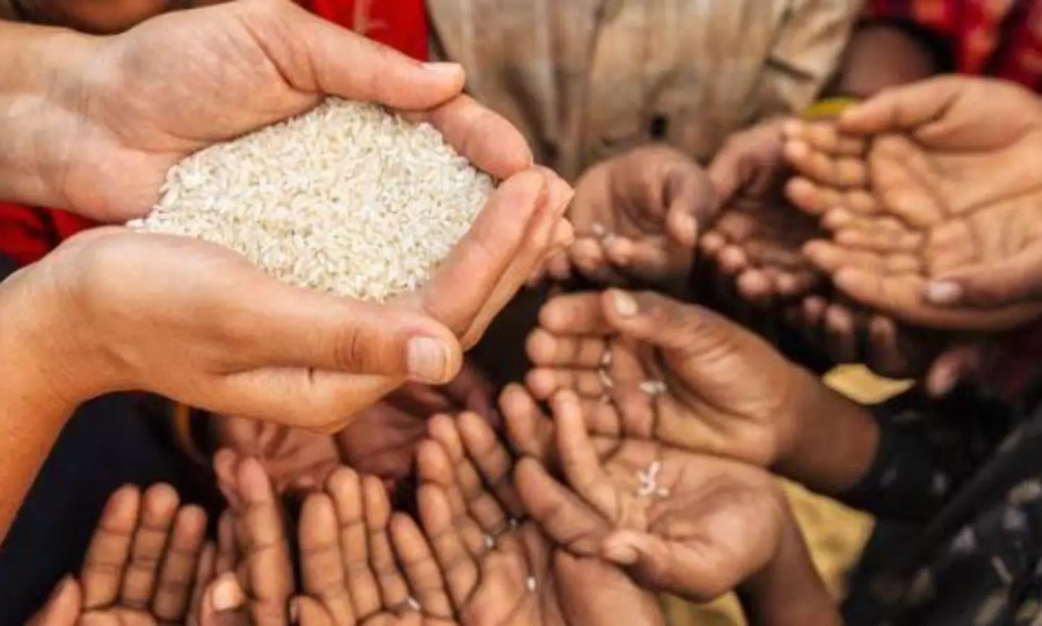 Centre stops Delhi govts doorstep delivery of ration scheme
