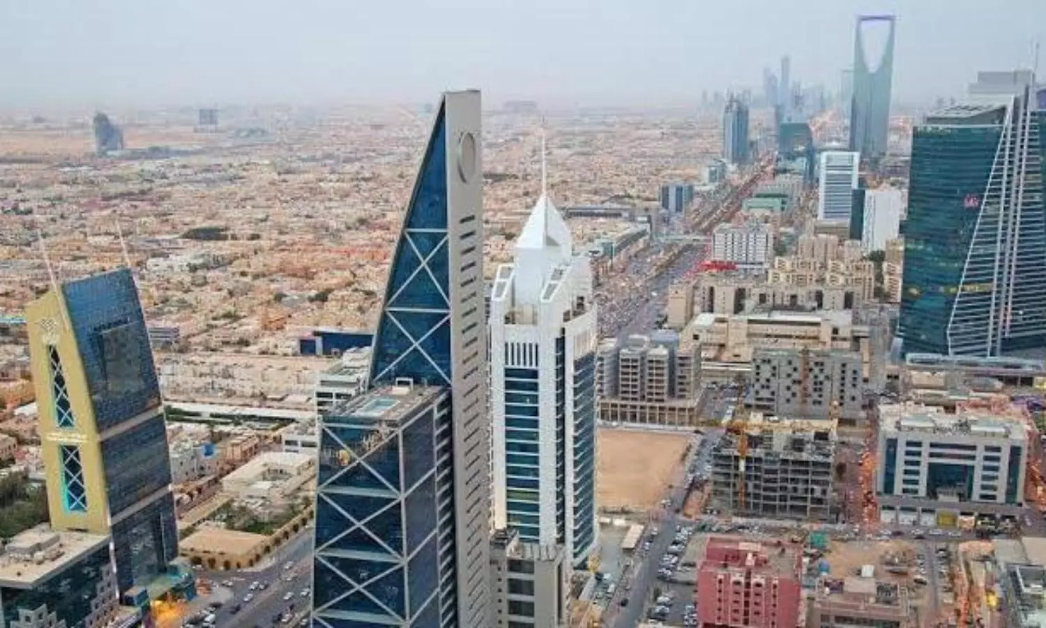 Saudi once again extends Visa validity of stranded expats for free