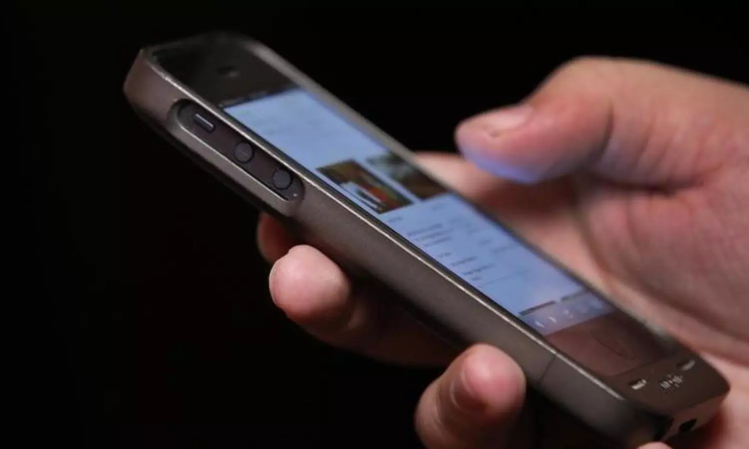 Girls mobile use may lead them to get raped: UP Womens Commission member