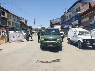 2 civilians, 2 cops killed in militant attack in J&Ks Sopore