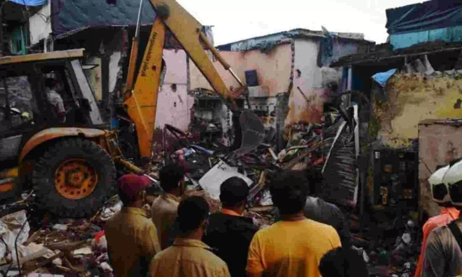 Bombay HC orders probe into Malad building collapse, terms it as man-made disaster