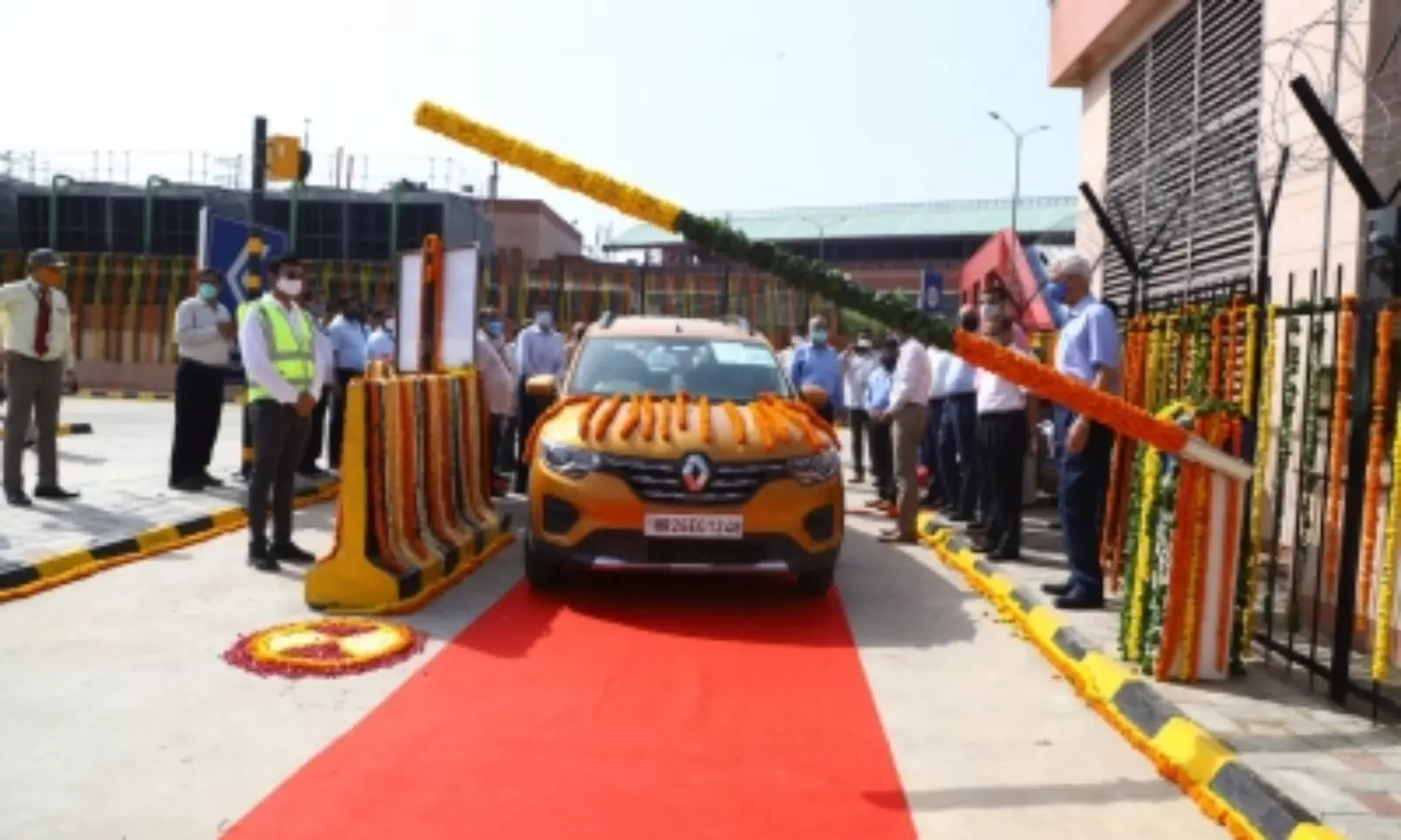 DMRC introduces Indias first FASTag/ UPI-based parking facility