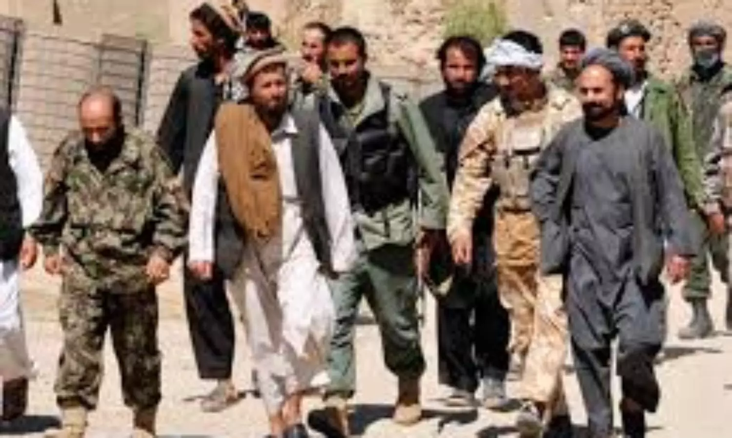 As Taliban insurgents extend their dominance, thousands flee from north Afghanistan