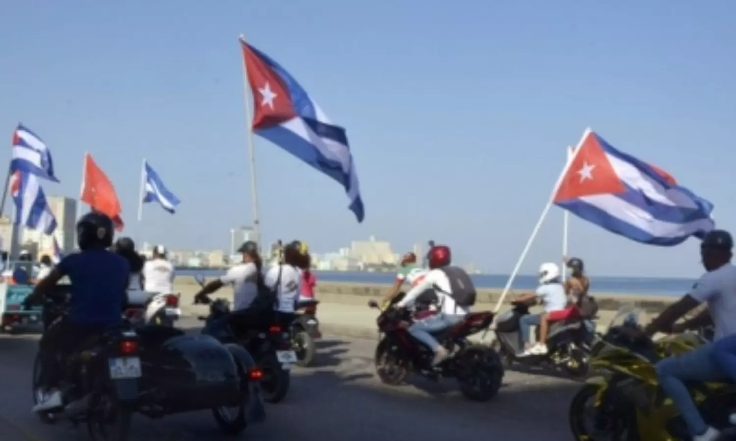Cubans gather in support of government