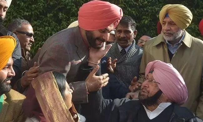 Feud between Punjab CM and Sidhu Continues, Amrinder camp adamant for Sidhus apology
