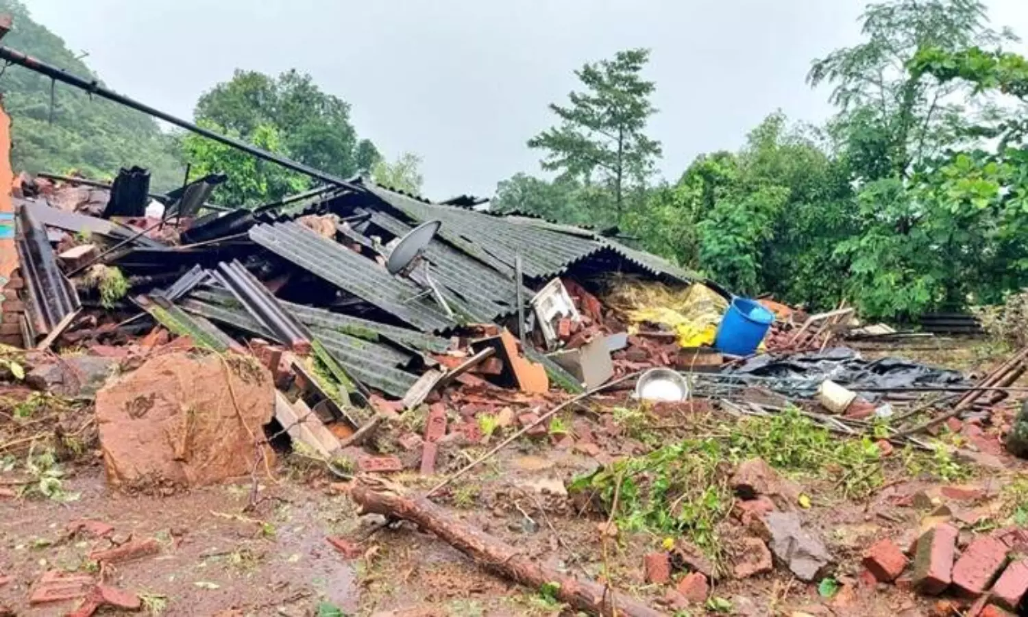 Heavy rain causes havoc in Maharashtra, over 100 died