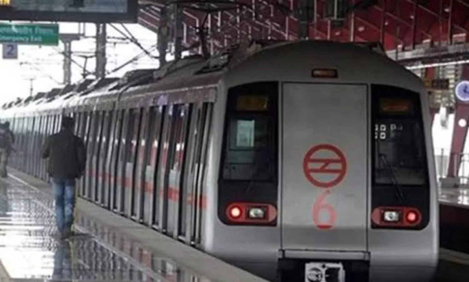 Delhi metro services disrupted after mild tremors in capital