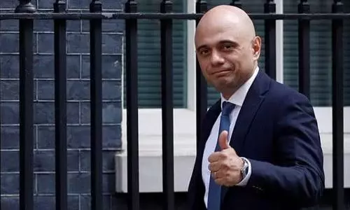 UKs Health Secretary apologises for disrespectful tweet