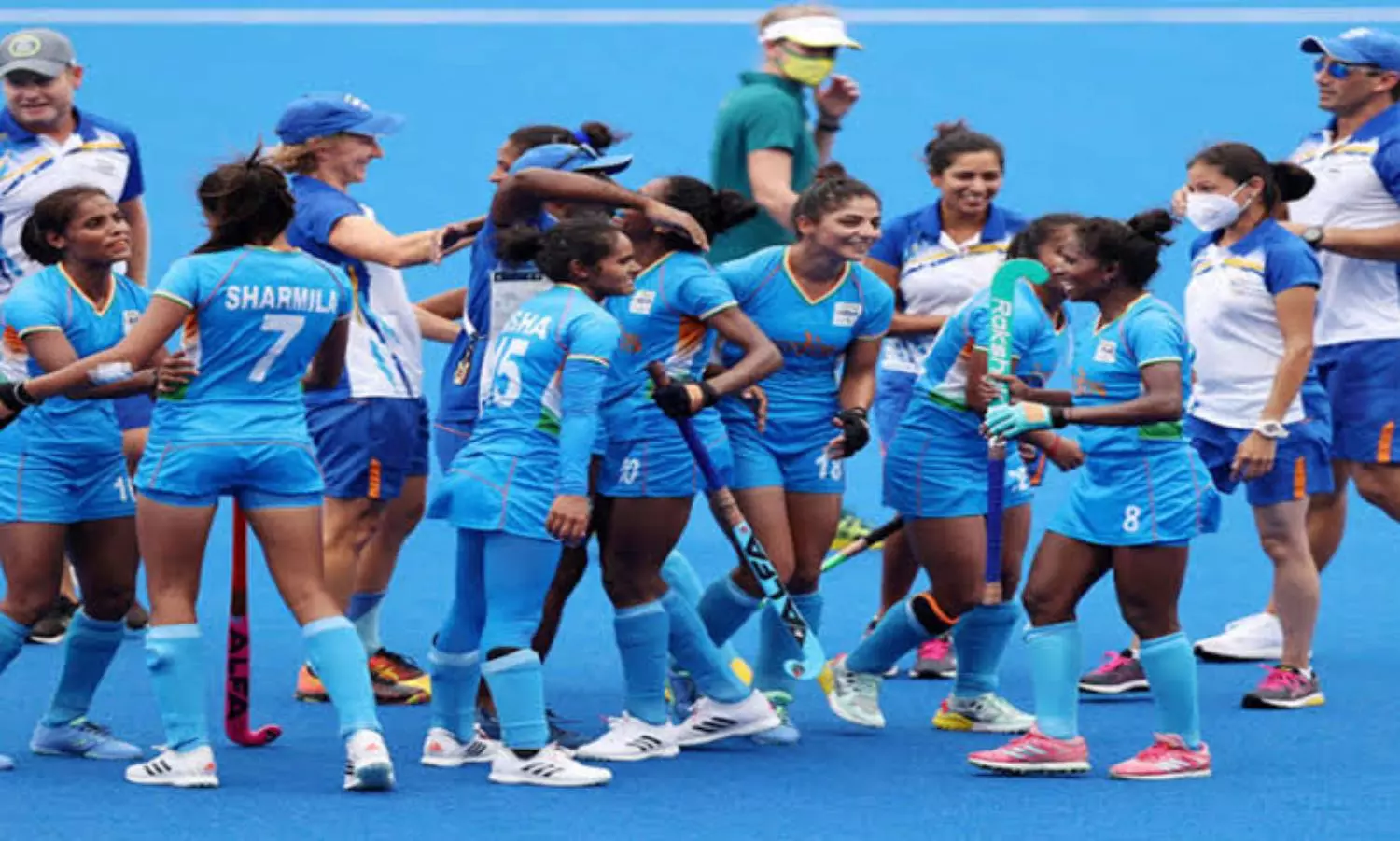 Indian billionaire promises 11 lakhs for Indian women hockey team
